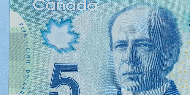 BOE文書後のカナダドルをどのように取引しますか？
