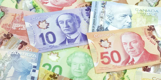 USD/CAD: loonie is fighting for the initiative