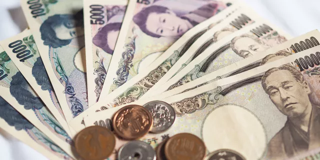 USD/JPY keeps a slight bounce of its 100-day moving average